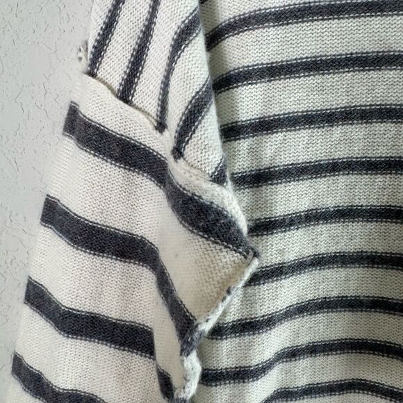 Madewell Turtleneck Sweater in Gray and White Stripes - Picture 5 of 13